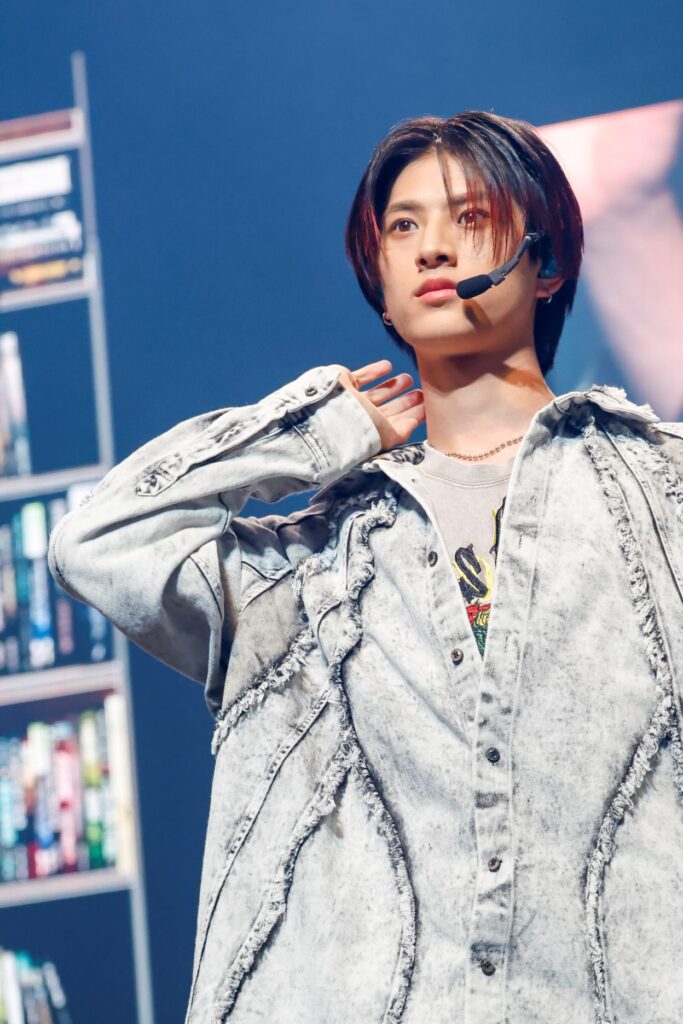 阿久根温世 S 683x1024