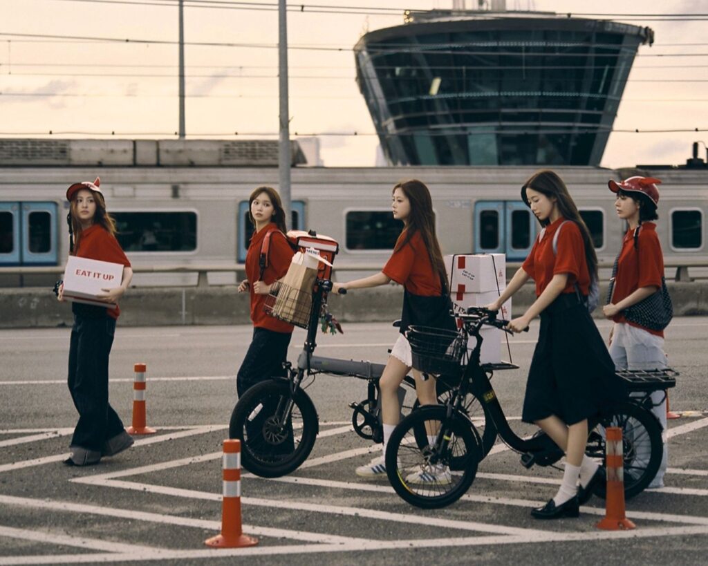 르세라핌 SPAGHETTI 콘셉트 포토 B 단체 03 S 1024x819