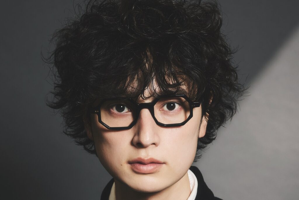 ネクストトレンドスタイル⑱「ルーズな質感で作る野暮ったさがおしゃれなクセ毛風パーマ」