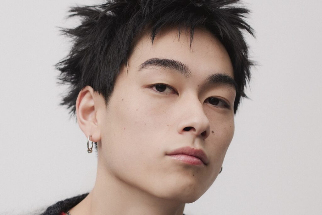 ニットが似合うショートヘアカタログ 22「ルーズ感を刈上げで引き締めてバランス。スクエアショートの新提案。」