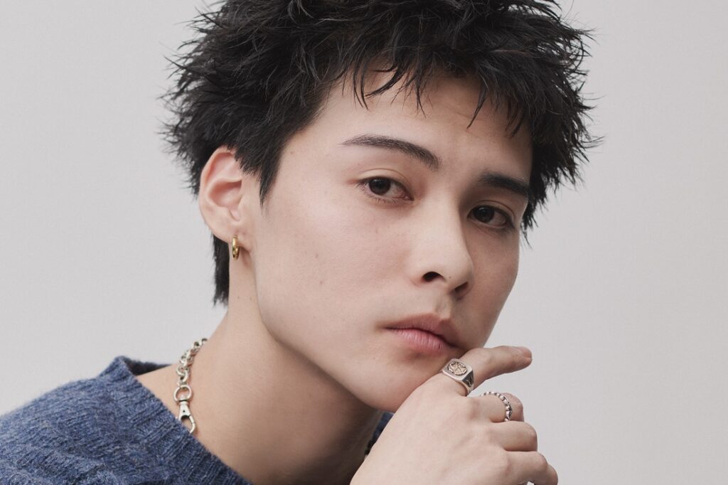 ニットが似合うショートヘアカタログ 15「動きと再現性を兼ね備えたスパイキーショート。パーマでアクティブに。」