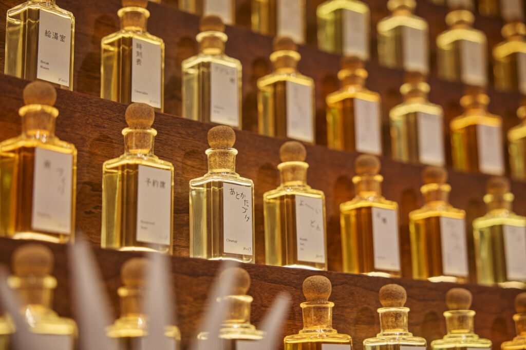 008 常設展示 香水は生きている 体験展示 Scent of Memory 1024x683