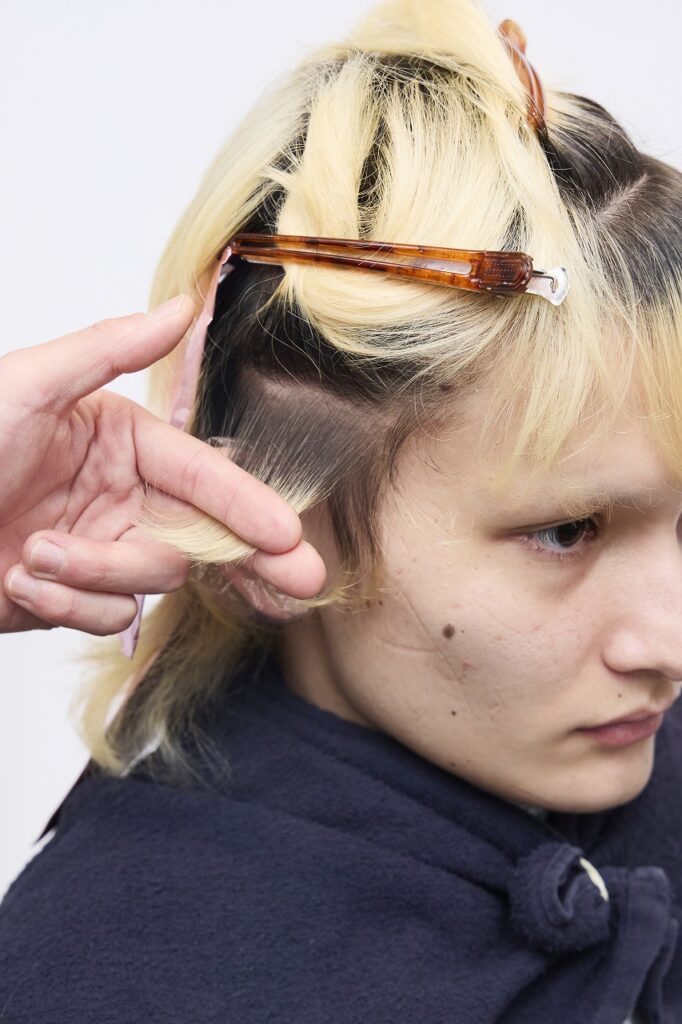 251216 0012 682x1024