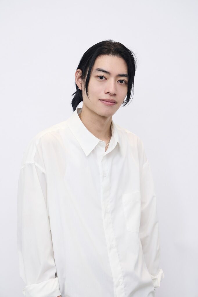 251216 0033 682x1024