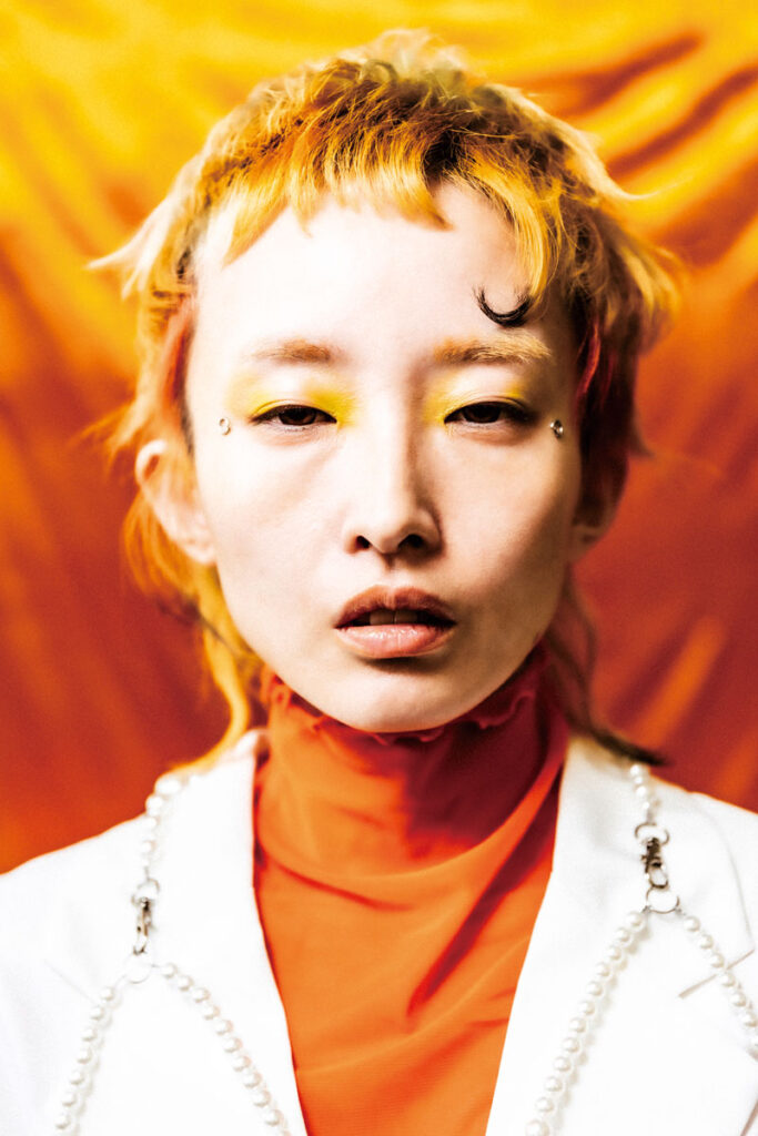 01 2501117hori 065 683x1024