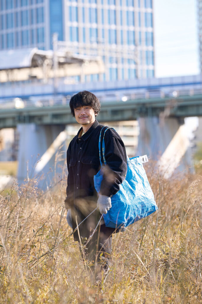 「美を生きる 。」カメラマン・多摩川ごみ拾いイベント「PLUSTIKOS」主宰／国府田利光