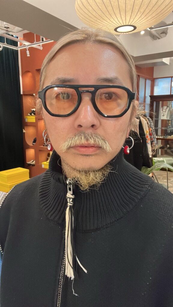 S  72032261 0 576x1024