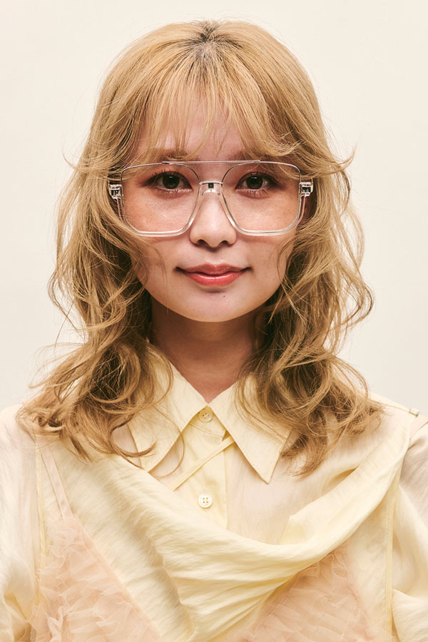 10のトレンドサロンが提案するメガネヘア〜メガネが映えるメイクテク〜