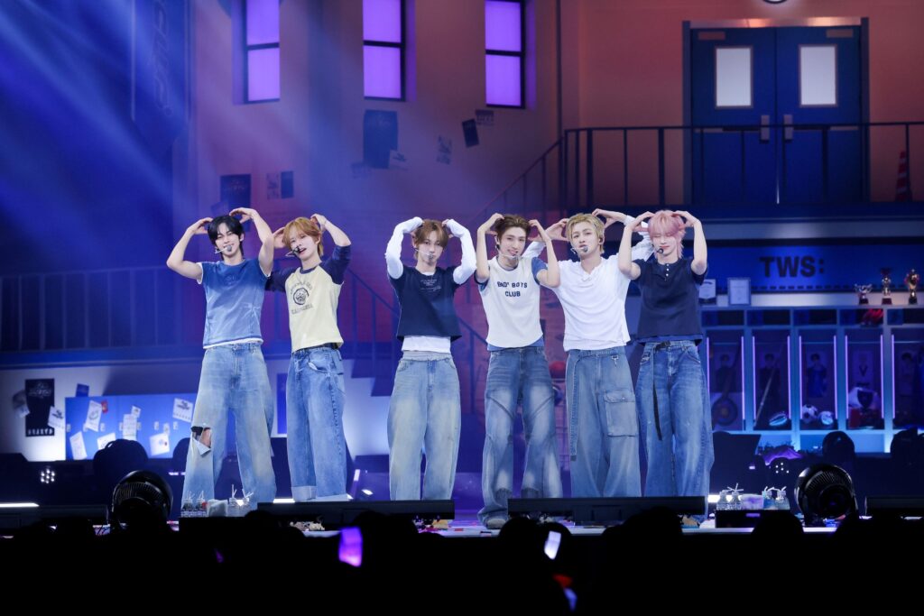 TWS 42JP 3L→R DOHOONKYUNGMINHANJINYOUNGJAEJIHOONSHINYU S 1024x683