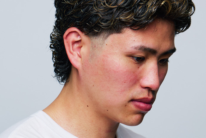 BARBERS’ DELIGHT 8「ヨーロッパ風の遊び心。えり足のカールが光るフェード。」