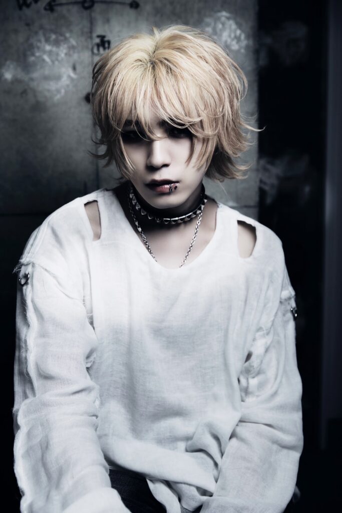 【HAIR SUPREMACY】話題の実力派『syn』澤村幸哉が提案。平成感と今っぽさが交錯する「フェイスレイヤーウルフ」に注目！