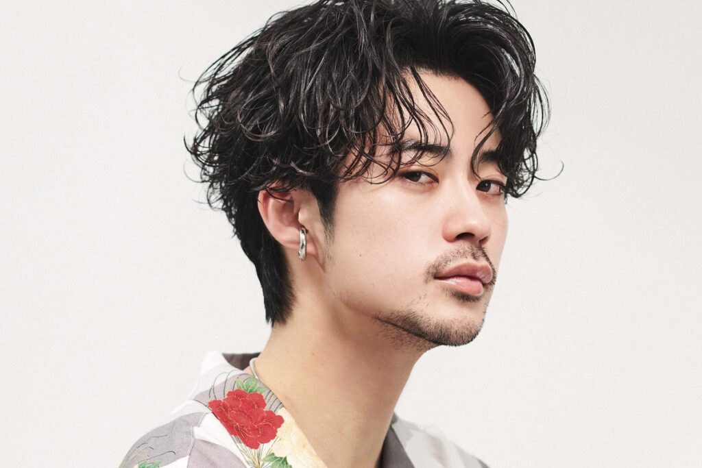 20代スタイリストが提案する最旬ヘア 03「挑戦しやすさと個性を両立した、大人の色気漂うルーズパーマ」