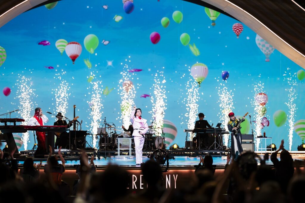 Mrs. GREEN APPLE presents『CEREMONY』は、ライブやフェスとは異なる、ファッションや音楽、カルチャーが融合した、新しいエンタテインメントショーだった！～DAY2:6月11日編～