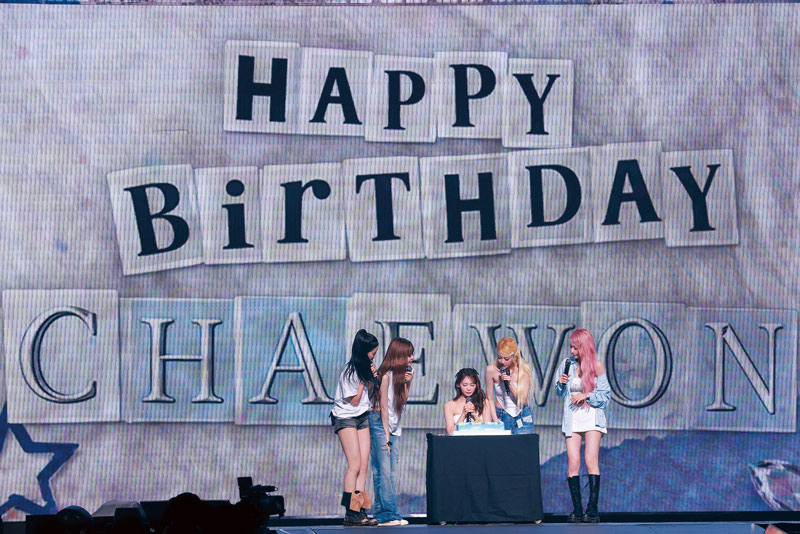 08 GROUP BIRTHDAY