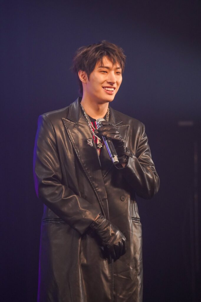 MINGI 682x1024
