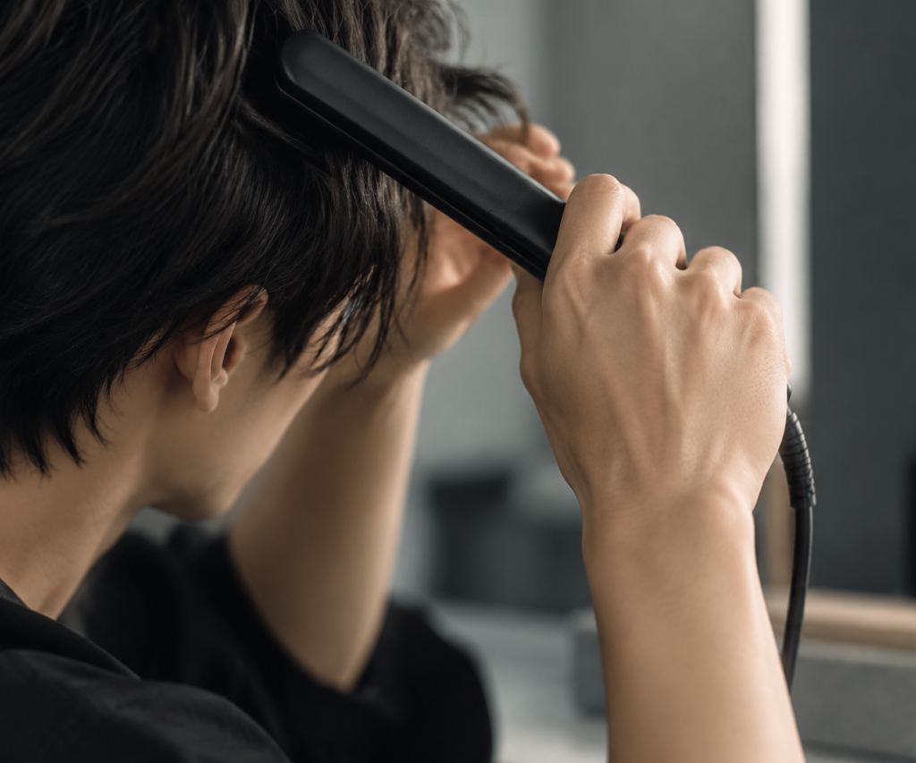 メンズのヘアアイロンの使い方｜初心者でも自然なストレートに仕上げるコツ