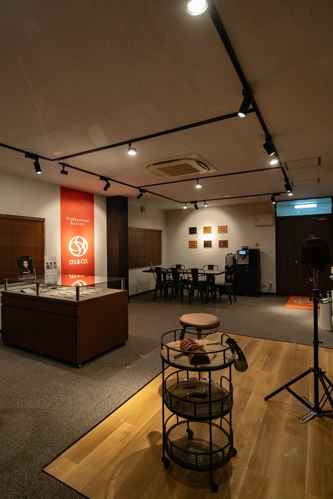【NEWS】サロン環境でじっくり試せる！ アルファシザーが体験型ショールーム「THE CUTTING ATELIER」をオープン